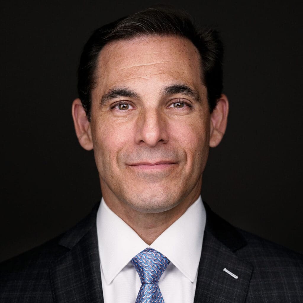 Dr. Luis M. Tumialán, MD